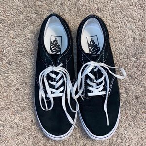 VANS SIZE 8 BLACK SHOES
